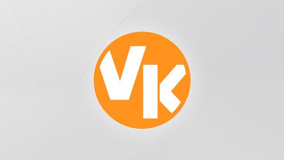 VarKon Logo - ein orangefarbener Kreis mit den weißen Buchstaben V und K. Hier ist es auf einem rechteckigen grauem Hintergrund abgebildet.